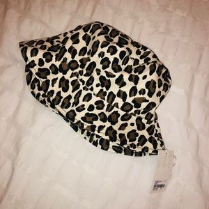 NWT! Leopard print bucket hat